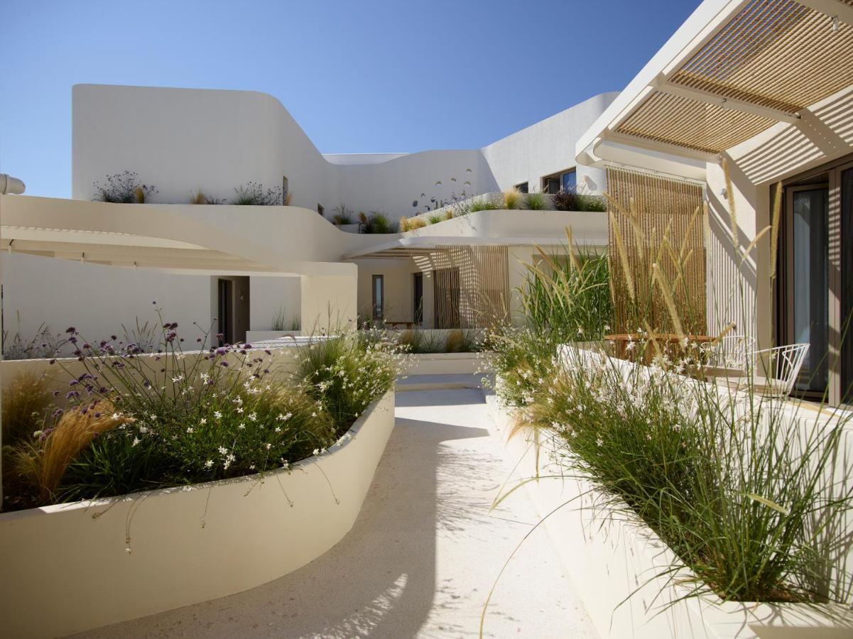 White Pebble Suites Pollonia Exterior photo